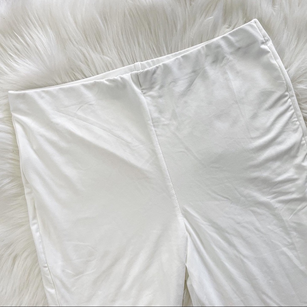 🆕 Iris White Biker Shorts